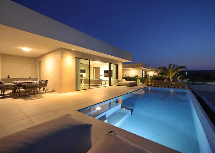 Cloud 9 D4 Villa