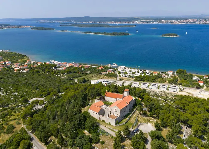Cloud 9 D4 Villa