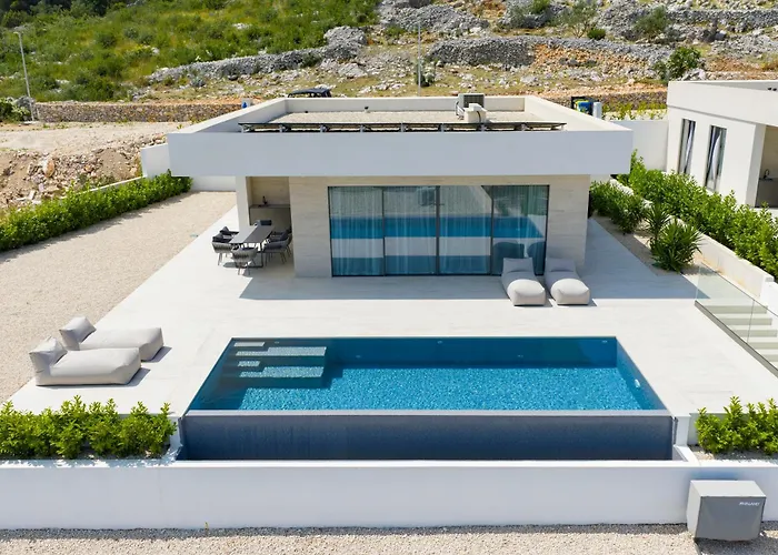 Cloud 9 D4 Villa Tkon