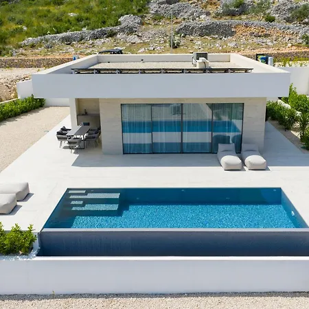 Cloud 9 D4 Villa Tkon